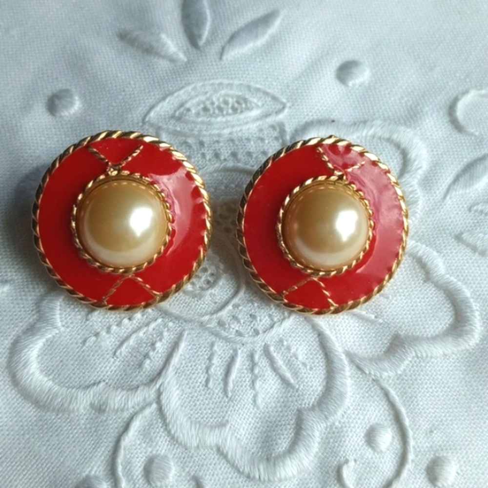Classic round faux Pearl cabochon with red enamel and gold rope post earrings